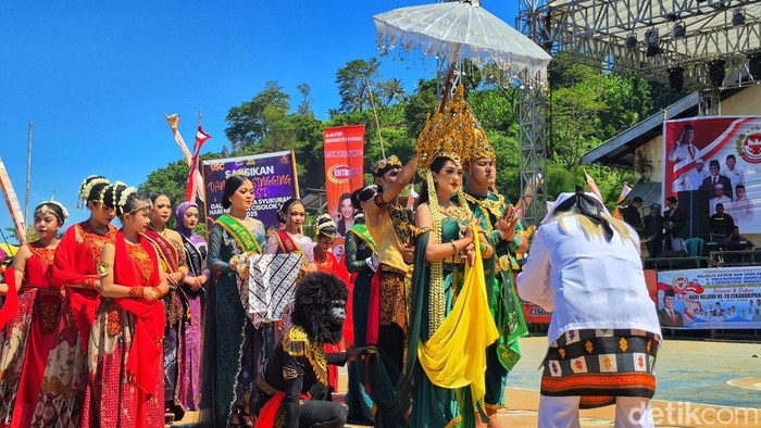 Festival Hari Nelayan di Sukabumi Festival Hari Nelayan di Sukabumi