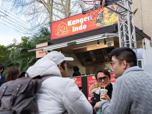 Mengenalkan Jajanan Kaki Lima Indonesia di Australia Pakai Foodtruck