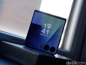 Hands-on Galaxy Z Flip7: Desain Tipis, Layar Luas, dan AI Canggih Bikin Nagih