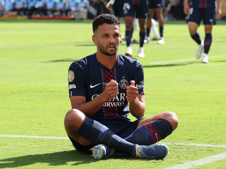 PSG Cuan Jualan Striker