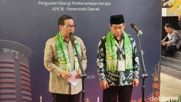 Gubernur DKI Jakarta Pramono Anung dan Ketua DPRD Provinsi DKI Jakarta Khoirudin. (Adrial/detikcom)