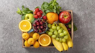 Amankah Hanya Makan Buah saat Sahur? Ini Kata Dokter