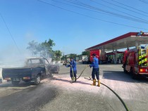Mobil Pikap Hangus Terbakar di Margorejo Pati