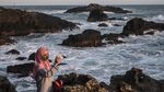 Keindahan Pantai Menganti dengan Batu Lava Kuno