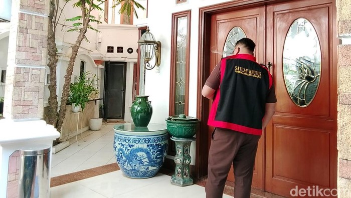 Kejati Sumsel geledah rumah mantan Gubernur Sumsel Alex Noerdin