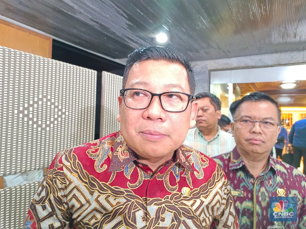 Kepala Badan Pangan Nasional (Bapanas) Arief Prasetyo Adi saat ditemui usai rapat dengar pendapat (RDP) di kompleks parlemen, Jakarta, Kamis (10/7/2025). (CNBC Indonesia/Martyasari Rizky)