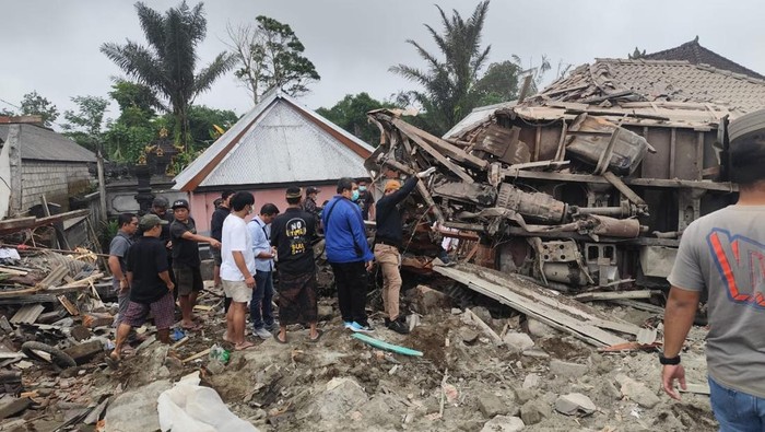 Kondisi di TKP tabrakan maut truk rem blong di Bangli, Bali, Kamis (10/7/2025).