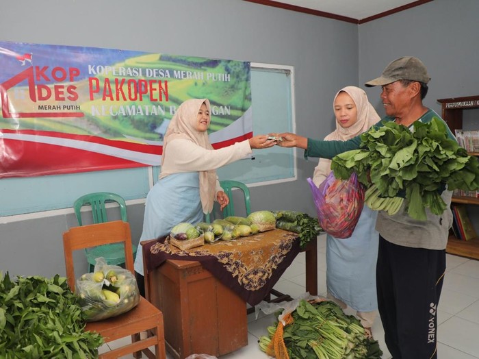 Kopdes Merah Putih di Desa Pakopen, Kecamatan Bandungan, Kabupaten Semarang, Kamis (10/7/2025).