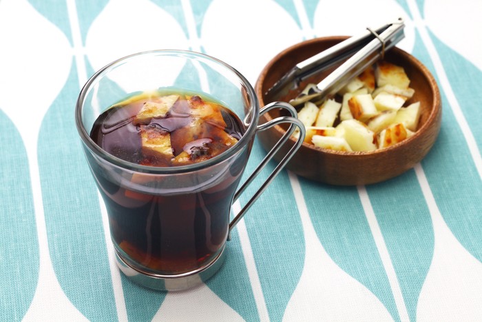 Kopi Hitam Campur Keju, Minuman Unik yang Populer di Swedia