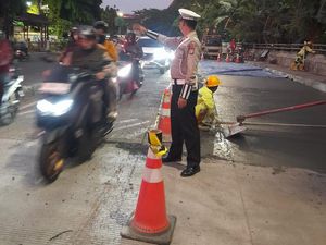 Lalin di Cijantung Arah Cililitan Tersendat Imbas Perbaikan Jalan