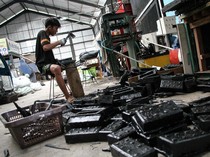 Melihat Sampah Plastik Disulap Jadi Paving Block Bernilai Jual