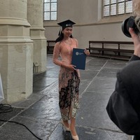 Selain modeling, Audrey dikagumi karena latar belakang pendidikannya. Wanita tersebut menimba ilmu di Universitas Leiden Belanda jurusan Ilmu Politik yang baru lulus tahun lalu. Foto: Instagram