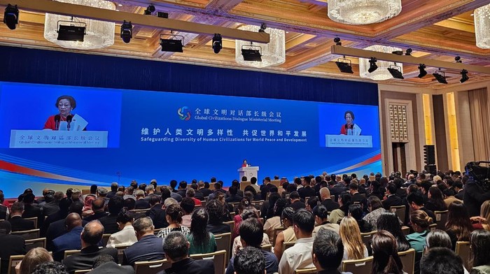 Presiden Kelima Republik Indonesia dan Ketua Umum PDI Perjuangan (PDIP), Prof. Dr. (H.C) Megawati Soekarnoputri, mengusulkan lahirnya sebuah deklarasi global bernama “Piagam Masa Depan Bersama” dalam forum Dialog Peradaban Global yang digelar di Wisma Tamu Negara Diaoyutai, Beijing, pada Kamis (10/7/2025).