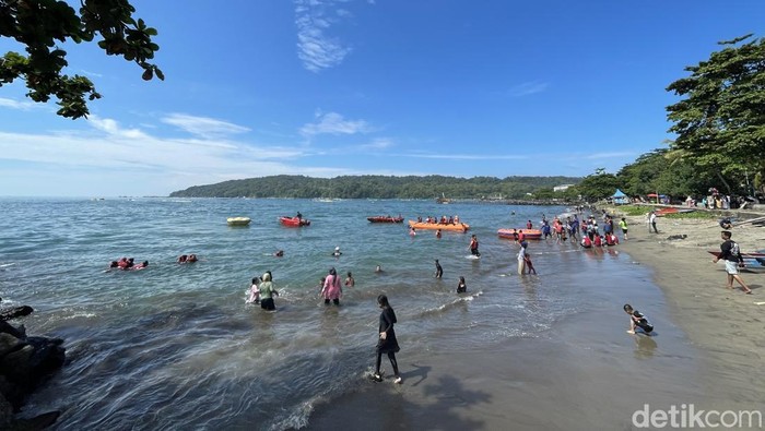 Pantai Pangandaran.