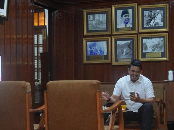 Gubsu Bobby Nasution mengunjungi Pesangrahan Bung Karno
