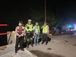 Polisi Sosialisasi Ingub Angkutan Batu Bara Dilarang Melintas di Jembatan Lahat