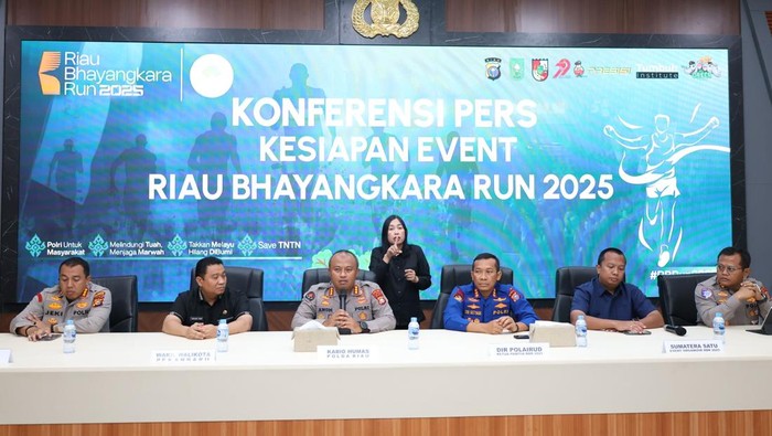 Polda Riau menggelar kesiapan Riau Bhayangkara Run 2025, Kamis (10/7/2025).