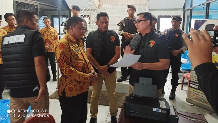 Polisi menggeledah kantor PDAM Bengkulu