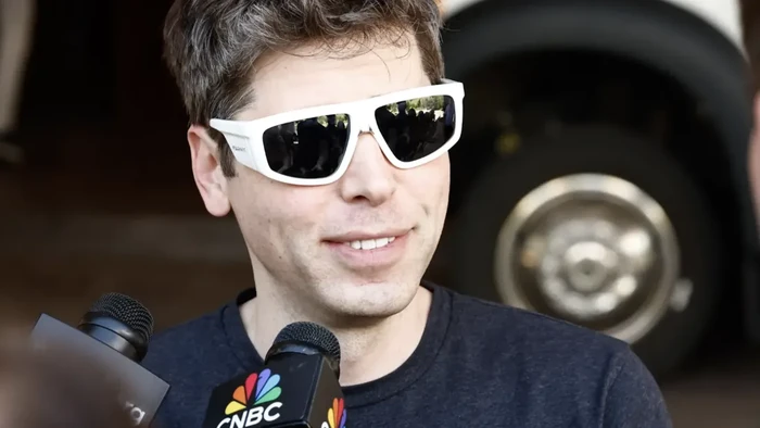 Sam Altman, CEO OpenAI menghadiri Konferensi Media dan Teknologi tahunan Allen and Co. Sun Valley di Sun Valley Resort di Sun Valley, Idaho, Selasa (8/7/2025). (David Grogan | CNBC)
