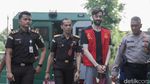 Santai Banget, Buron Interpol Rusia Diekstradisi Pakai Sandal