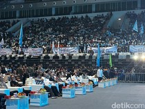 Para Buruh Penuhi Indonesia Arena Jelang Pemberian Penghargaan ke Kapolri