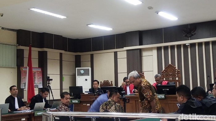 Sidang pemeriksaan saksi kasus dugaan korupsi Mantan Wali Kota Semarang, Hevearita Gunaryanti Rahayu dan suaminya, Alwin Basri di Pengadilan Tipikor Semarang, Kecamatan Semarang Barat, Kamis (10/7/2025).