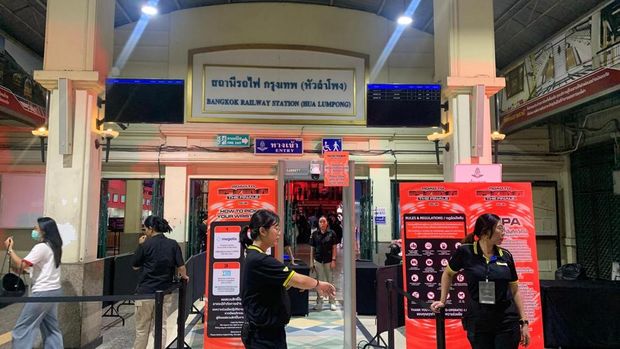 Stasiun ikonik Hua Lamphong yang beroperasi hingga pukul 6 sore di Bangkok jadi tempat konser musik Road to FAM Final. (Dok. Istimewa)