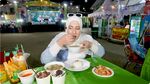 Tasyi Athasyia Kulineran di UMKM PRJ, Jajan Bakso hingga Soto Betawi