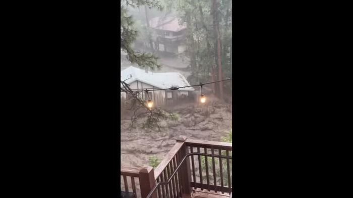 Video Detik-detik Rumah Hanyut Terbawa Banjir di New Mexico