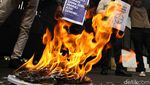 Aksi Bakar Draft RKUHAP di DPR, Protes Minimnya Partisipasi Publik