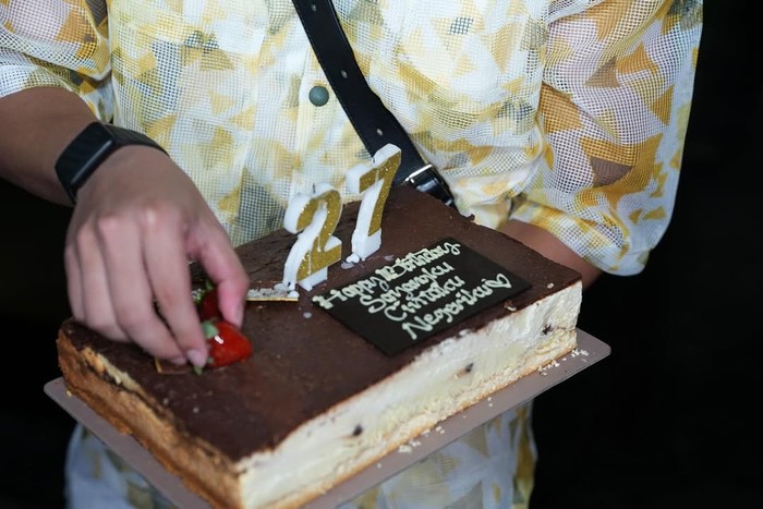 Aurel Hermansyah Ulang Tahun ke 27, Perayaannya Penuh Kejutan Kue