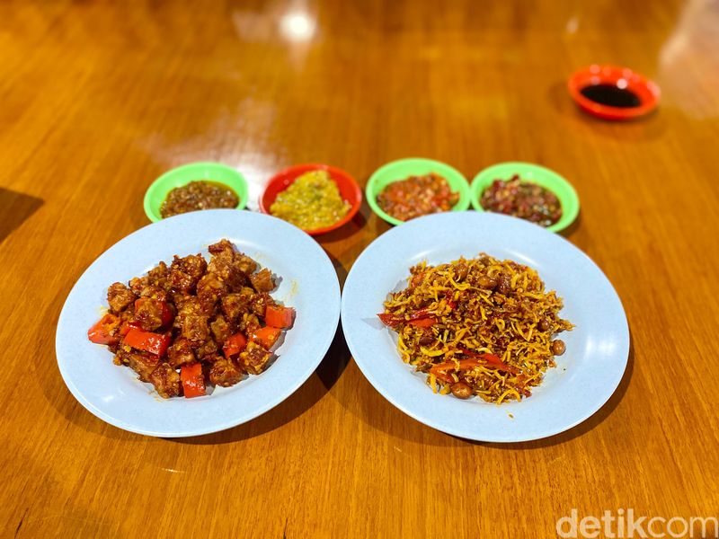 Menu Makanan dan Prasmanan di Restoran Ayam Goreng Fatmawati Cabang Jakarta