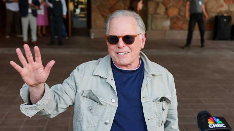 David Zaslav, CEO of Warner Bros. Discovery, speaks to the media as he arrives at The Sun Valley Resort for the Allen and Company Sun Valley Media and Technology Conference in Sun Valley, Idaho, U.S., July 8, 2025.  REUTERS/Brendan McDermid