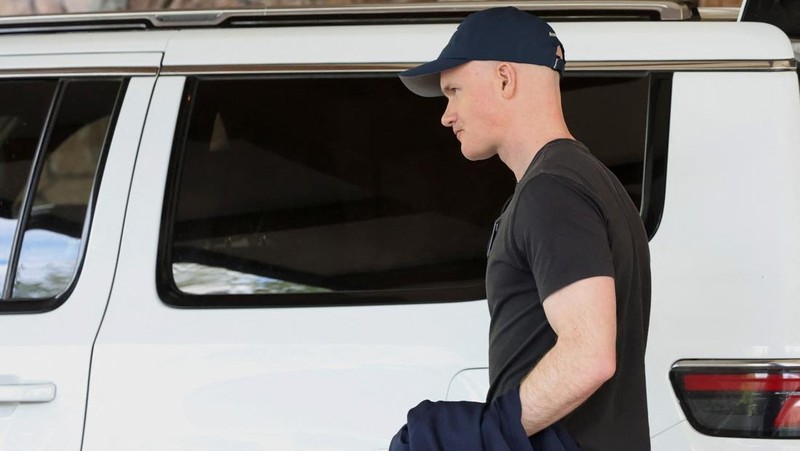 CEO of Coinbase Brian Armstrong arrives at The Sun Valley Resort for the Allen and Company Sun Valley Media and Technology Conference in Sun Valley, Idaho, U.S., July 8, 2025.  REUTERS/Brendan McDermid