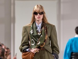 Foto: Celine Spring 2026, Koleksi Perdana Desainer Michael Rider