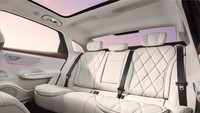 Mobil tersebut bisa melaju sejauh 260 km hanya menggunakan baterai. Sementara jarak tempuh gabungannya diklaim mencapai 2.500 km. Pengecasan baterainya hanya memerlukan 14 menitan untuk mengisi dari 30 ke 80 persen. Foto: Doc. Chery