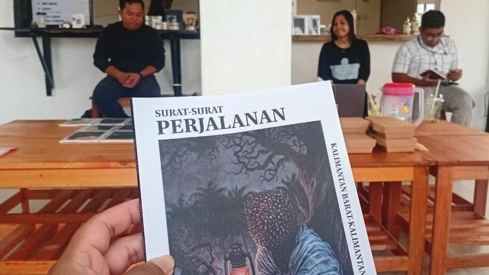 Diskusi dan Bedah buku Surat-surat Perjalanan: Kalimantan Barat - Kalimantan Timur. Foto: Ayuningtias Puji Lestari/detikKalimantan