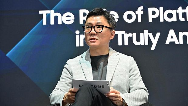 Dr. Jisun Park: Corporate Executive Vice President & Head of Language AI Team, Mobile eXperience Business at Samsung Electronics