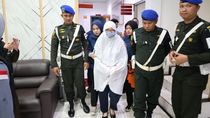 Dua ASN di DPRD  Bengkulu usai ditetapkan tersangka.