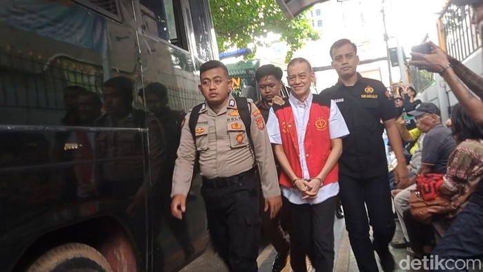 Fariz RM di Pengadilan Negeri Jakarta Selatan.