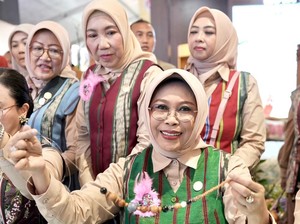 HUT Dekranas Ke-45, Fatma Saifullah Yusuf Dorong Perajin Semakin Berdaya