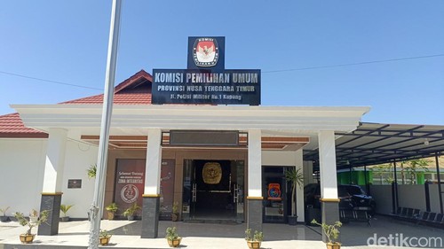 Gedung KPU NTT di Kupang, Jumat (11/7/2025).`