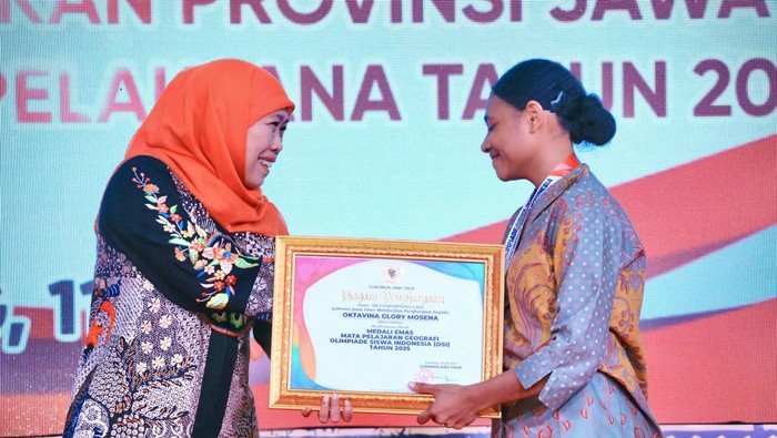 Gubernur Jawa Timur Khofifah Indar Parawansa apresiasi siswa asal Papua di Jatim Berhasil Tembus PTN