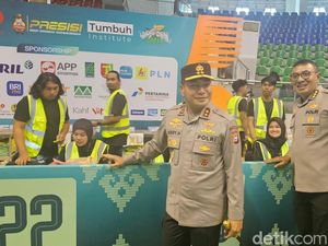 Kapolda Terjun Langsung Cek Pembagian Race Pack Riau Bhayangkara Run 2025