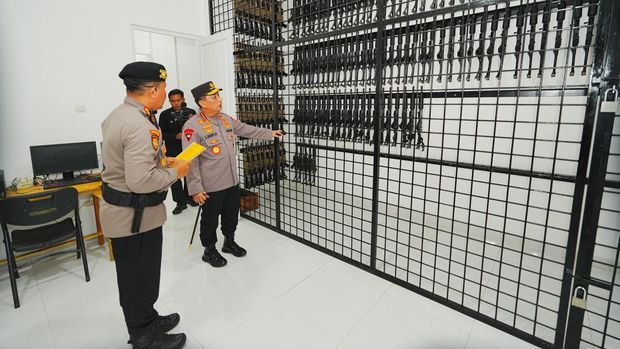 Kapolri Jenderal Listyo Sigit Prabowo meninjau gedung Polda Sumut. (Dok. Polri)