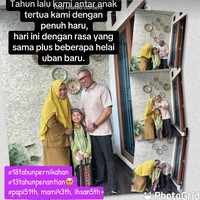 Keduanya tampak ceria dan penuh semangat, meskipun usia mereka jauh lebih dewasa dibandingkan kebanyakan orang tua murid TK lainnya. Cerita mereka menjadi sorotan warganet di media sosial, bahwa tidak ada kata terlambat untuk memulai babak baru dalam hidup, termasuk menjalani peran sebagai orang tua. Papi 52 tahun, mami 42 tahun mengantar anak tertuanya sekolah TK pertama kali, tulis keterangan video @mamikiaypuansunan. Foto: Dok. TikTok @mamikiaypuansunan.