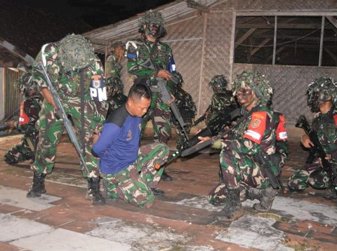 Latihan Dasar TNI di Jonggol