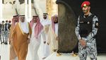 Melihat Prosesi Sakral Pencucian Kabah