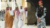 Semua bahan yang digunakan dalam pencucian Kabah disiapkan secara khusus dengan standar tertinggi kemurnian dan kesucian. Dok. X/AlharamainSA