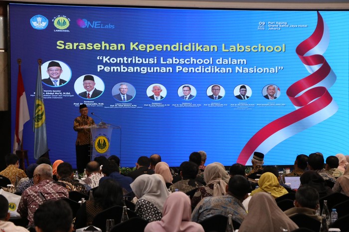 Mendikdasmen Abdul Muti dalam Sarasehan Kependidikan Labschool